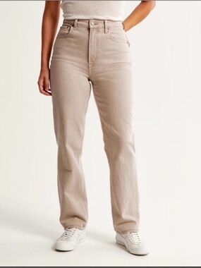 Abercrombie & Fitch Women’s 90’s Relaxed High-Rise Jeans in Light Beige NWT